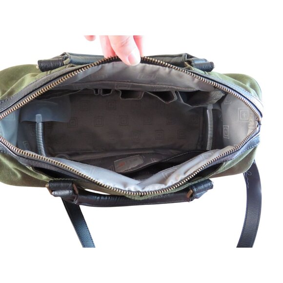 5.11 Tactical Green & Black CCW Women's Bag Spec#SS16-511 Issue #TCTCL-SRS - Picture 7 of 9